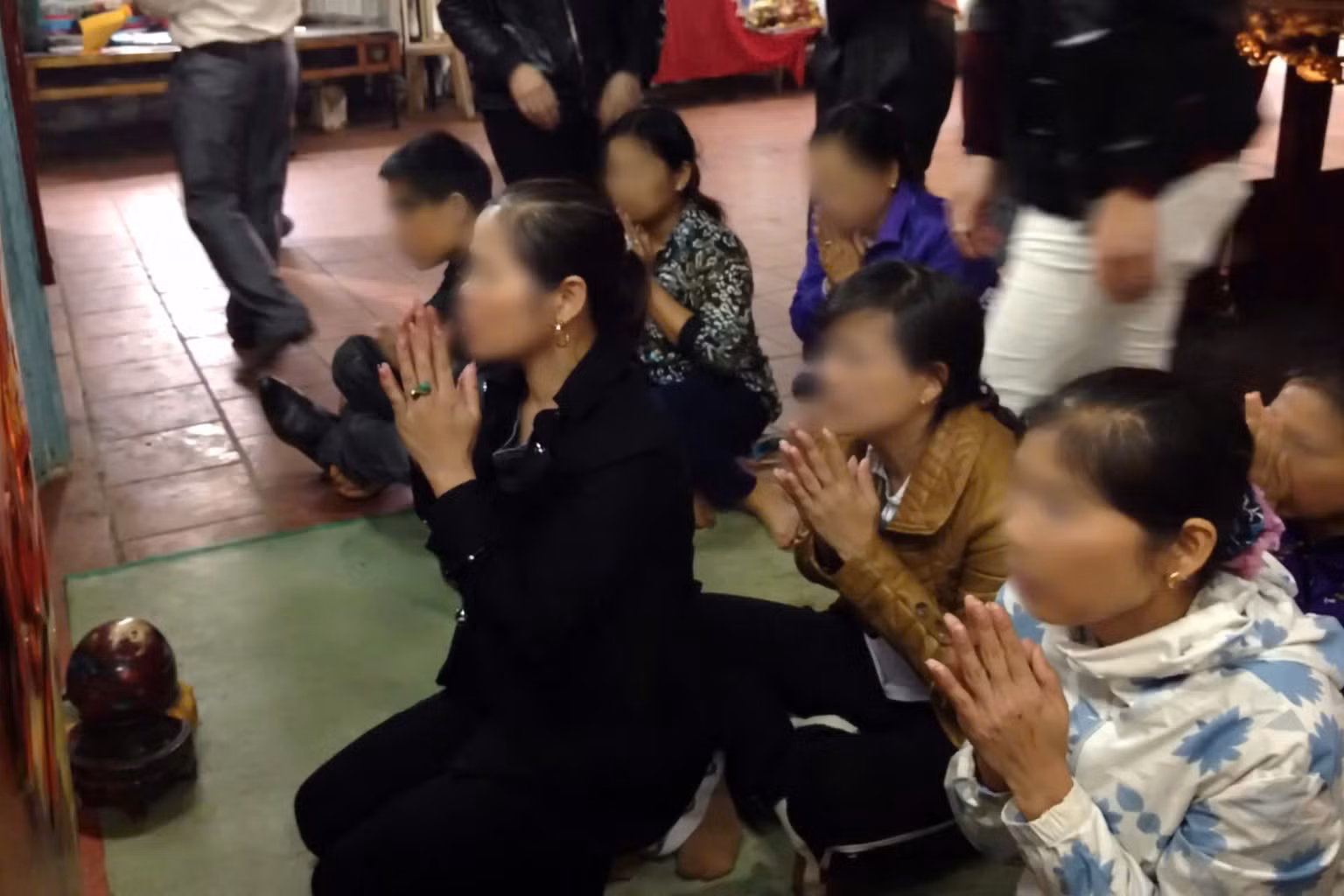 Nhộn nhịp dịch vụ đi lễ thuê giữa mùa lễ hội -1