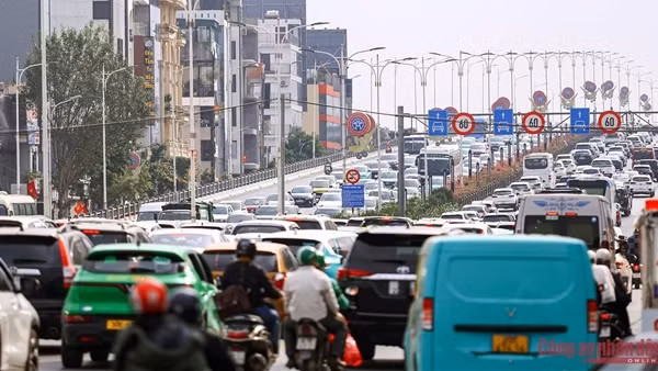 Tăng cường bảo đảm trật tự, an toàn giao thông phục vụ nhân&nbsp;dân trong kỳ nghỉ Tết