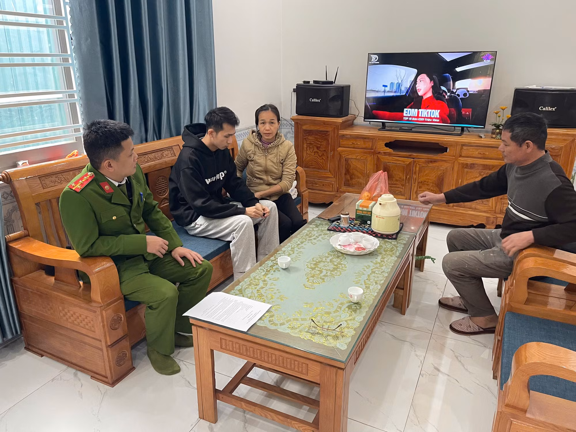 Hai nữ tân binh Công an xinh đẹp tại Thái Nguyên vừa tốt nghiệp đại học loại Xuất sắc, Giỏi -0