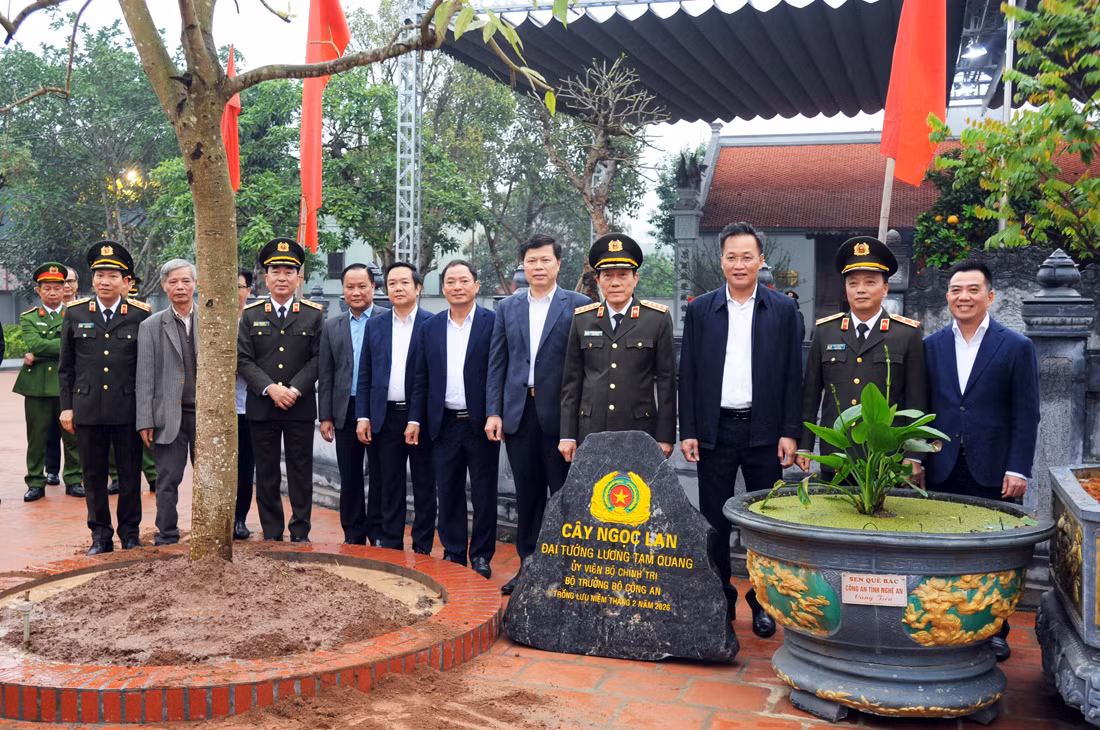 Bộ Công an phát động Tết trồng cây năm 2026 - Vì một Việt Nam xanh -1