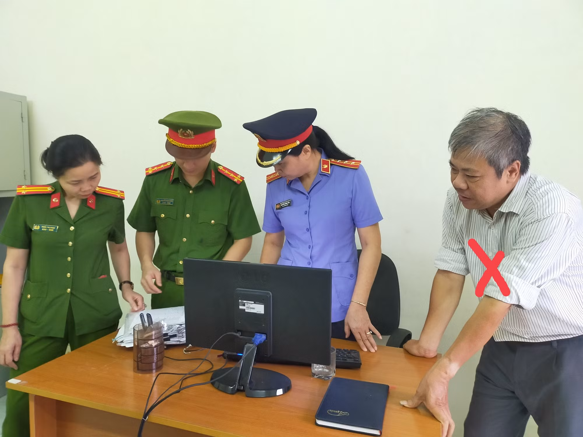 Bắt Hiệu trưởng và 2 kế toán Trường Cao đẳng Công nghiệp Thanh Hóa -0