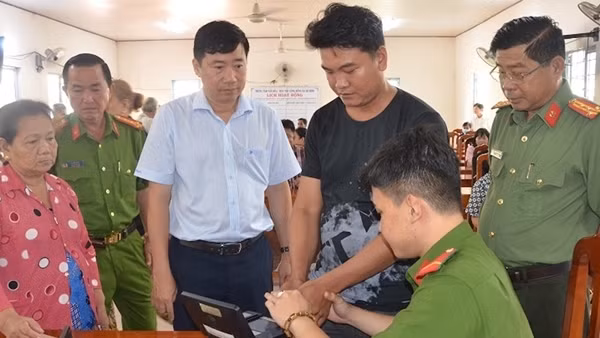 Đồng Tháp kích hoạt 600 nghìn tài khoản định danh điện tử