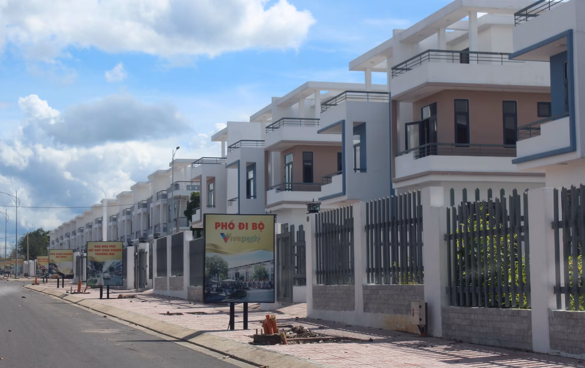 Phê bình nhiều tổ chức, cá nhân trong vụ để xây dựng trái phép 680 căn biệt thự, nhà liên kế -0