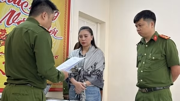Hoa hậu thiện nguyện chiếm đoạt tiền tỷ với chiêu trò lừa mua bán đất