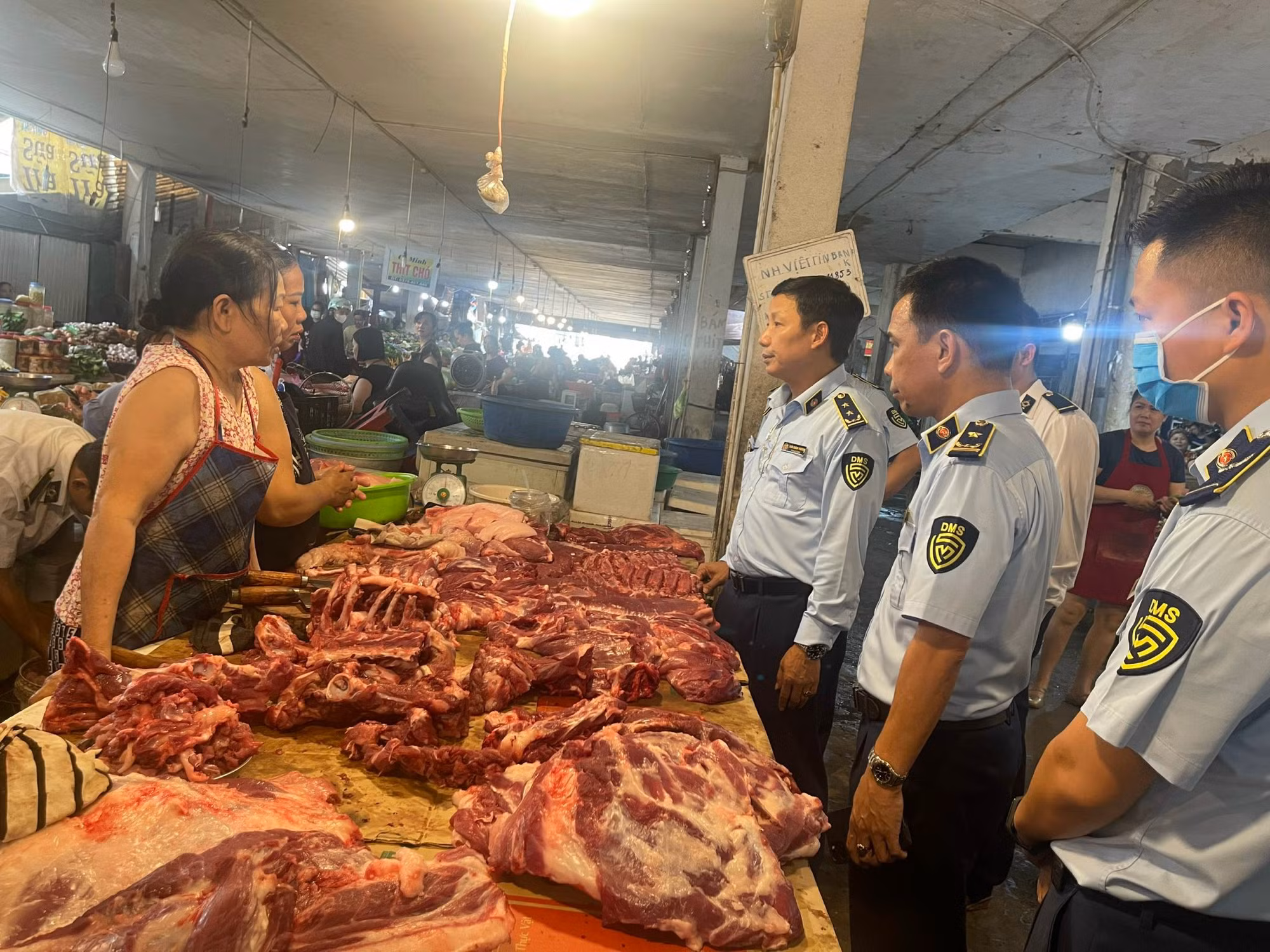 Ngăn chặn và tiêu huỷ kịp thời gần 3 tấn thịt lợn không đảm bảo an toàn thực phẩm -0