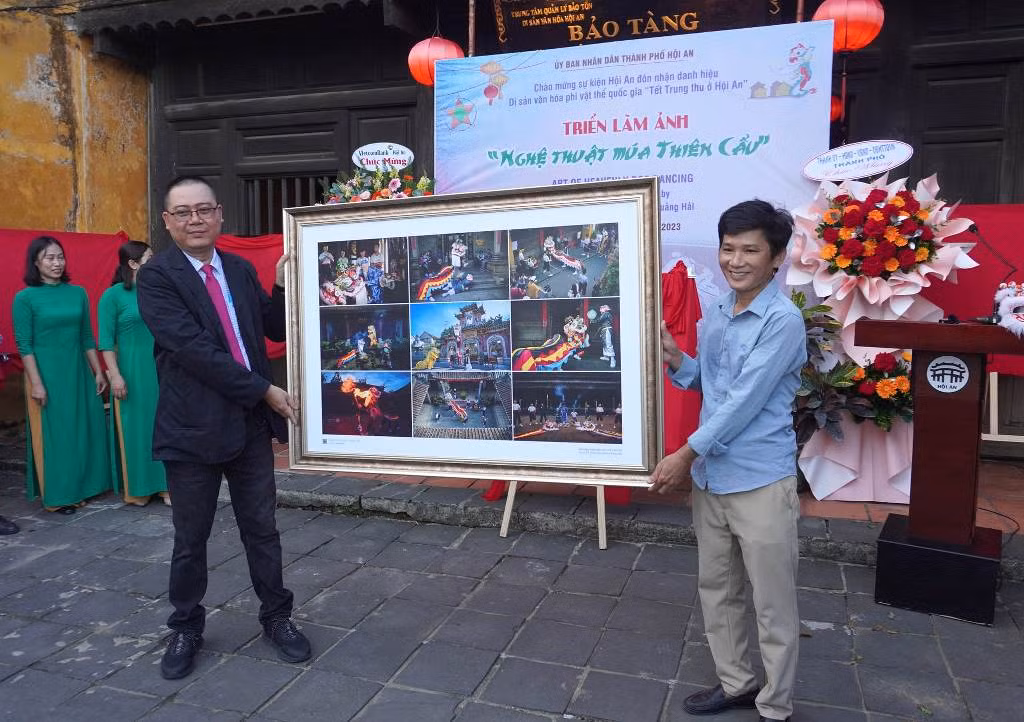 Hội An đón nhận danh hiệu Di sản văn hóa phi vật thể quốc gia Tết Trung thu -0