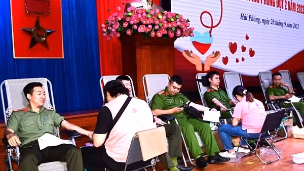500 CBCS Công an Quảng Ninh và Hải Phòng tham gia hiến máu tình nguyện