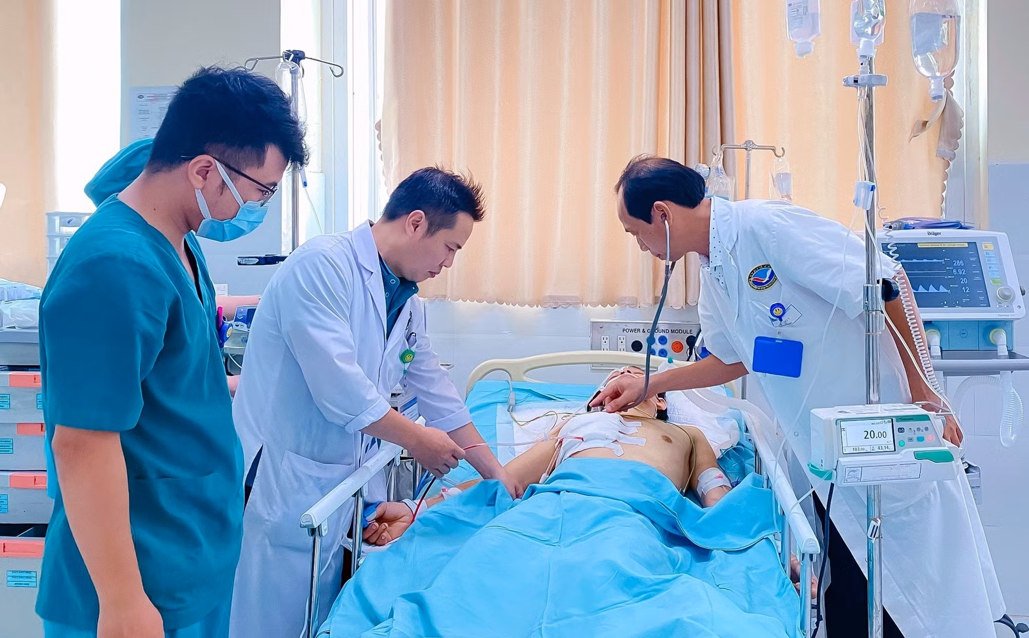 Cứu sống bệnh nhân bị vật sắc nhọn đâm thấu tim -0