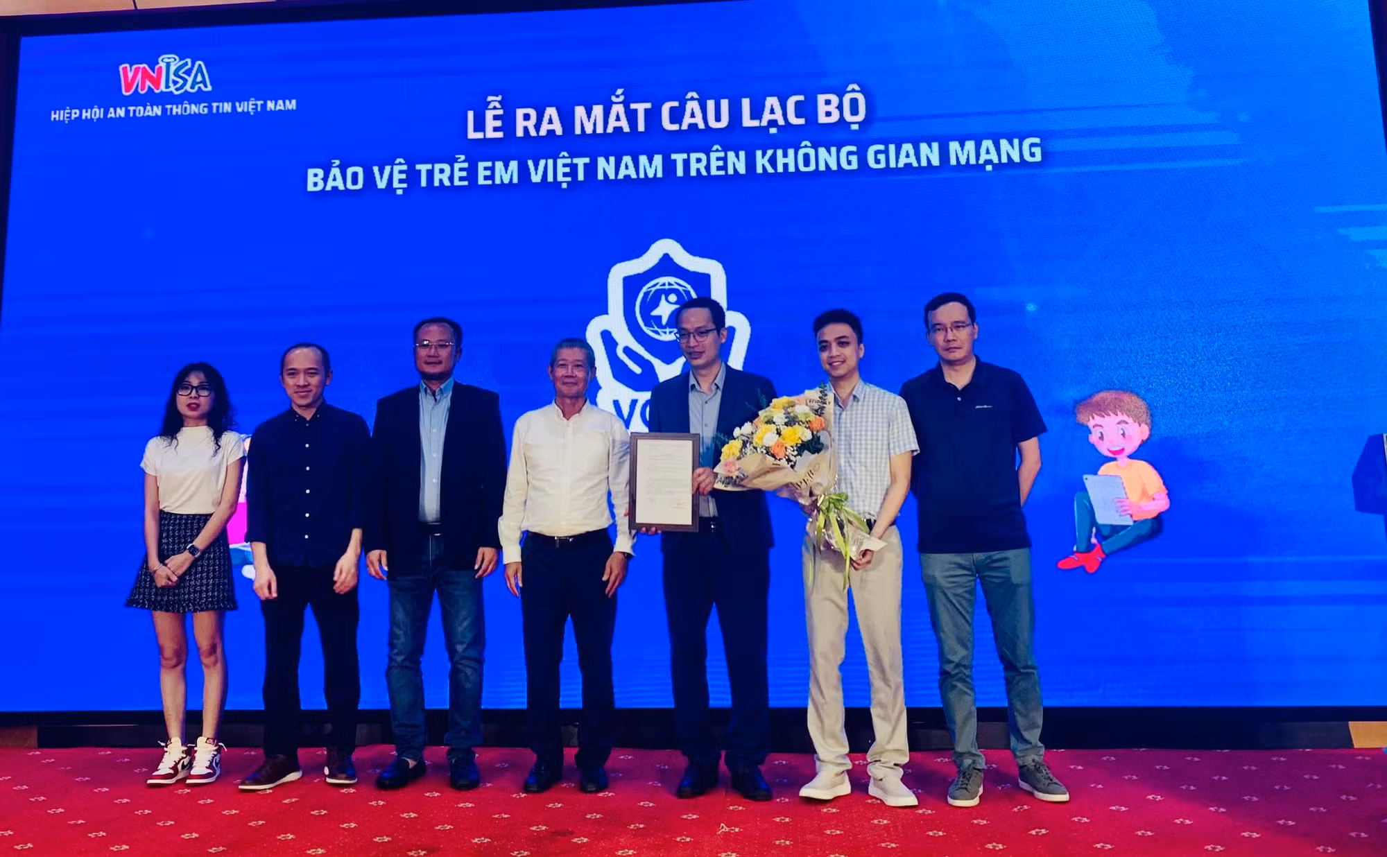 Chung tay hỗ trợ trẻ em phòng tránh bị lừa đảo, bắt nạt trên môi trường mạng -0