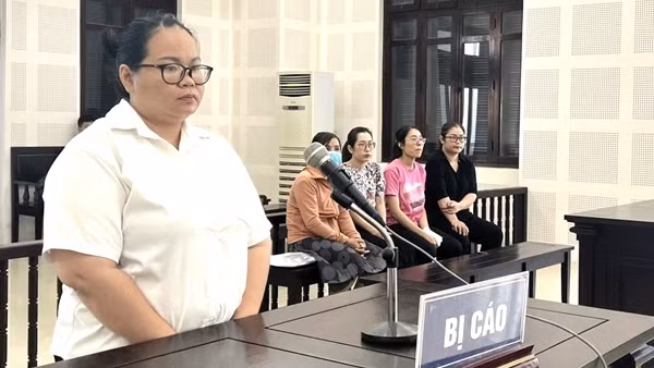 Thua tiền ảo, “nữ quái” bày trò lừa cả bạn học