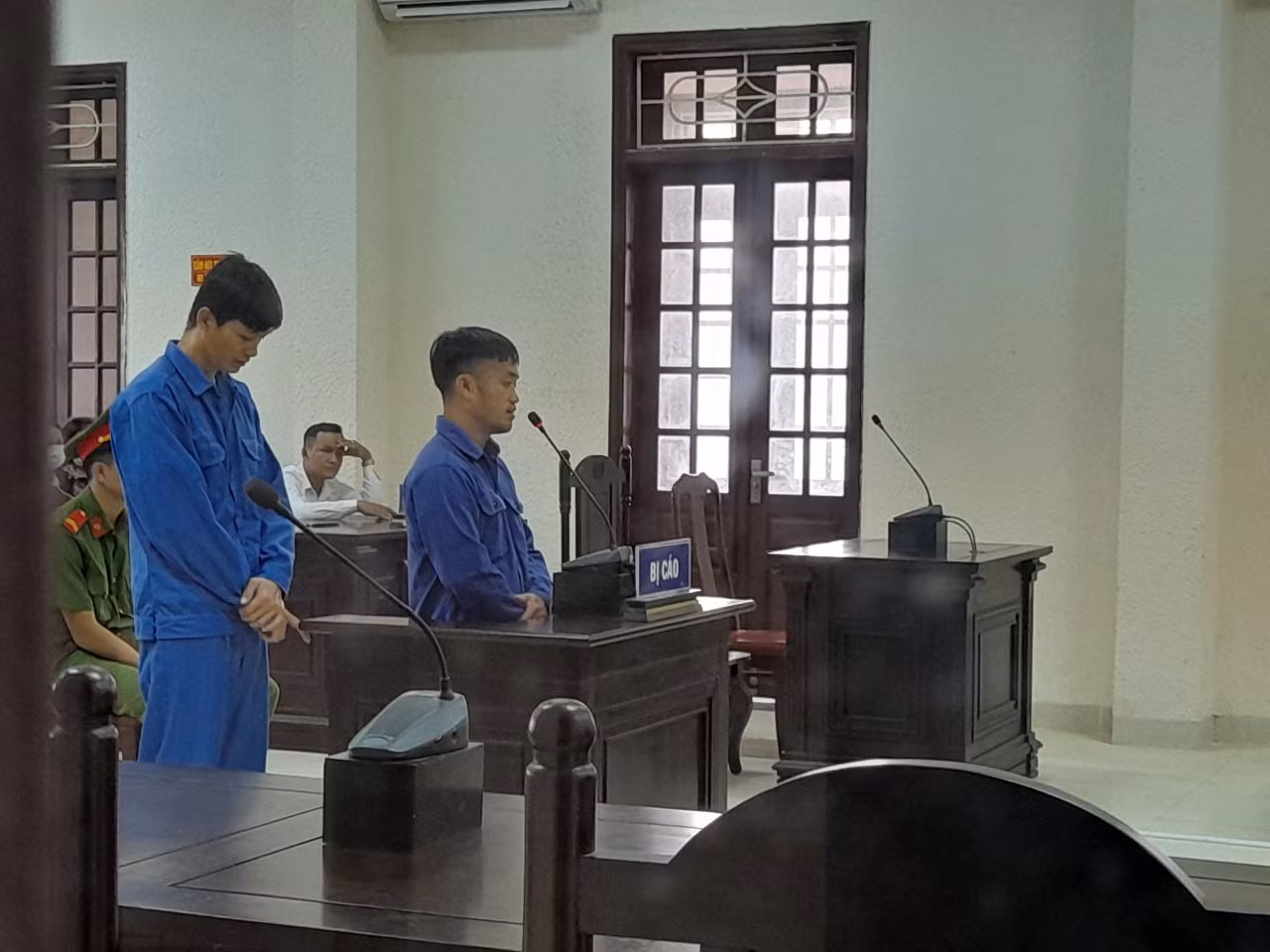Hai cán bộ CDC Quảng Trị lãnh án -0