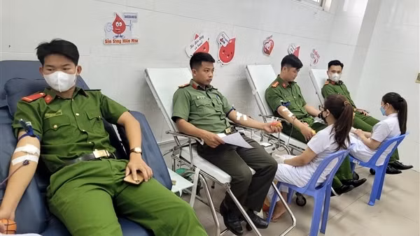 Công an tỉnh Ninh Thuận tình nguyện hiến 113 đơn vị máu