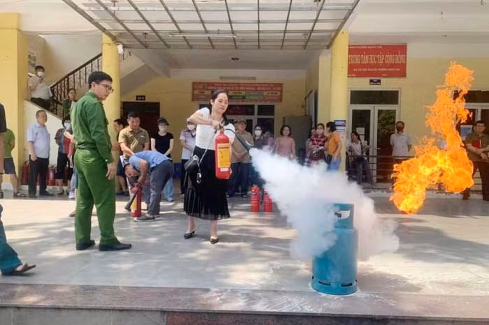 Loạn giá thiết bị phòng cháy, chữa cháy -0