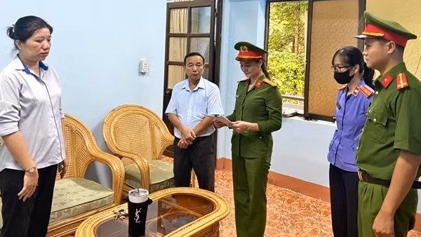 Bắt Nguyên kế toán Chi nhánh Văn phòng đất đai tại Bình Phước