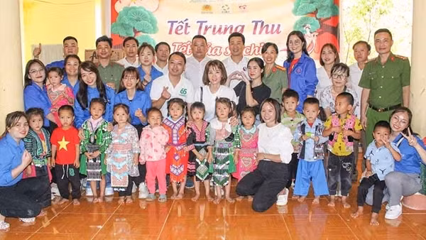 Trung thu ấm áp cho trẻ em vùng cao Sơn La