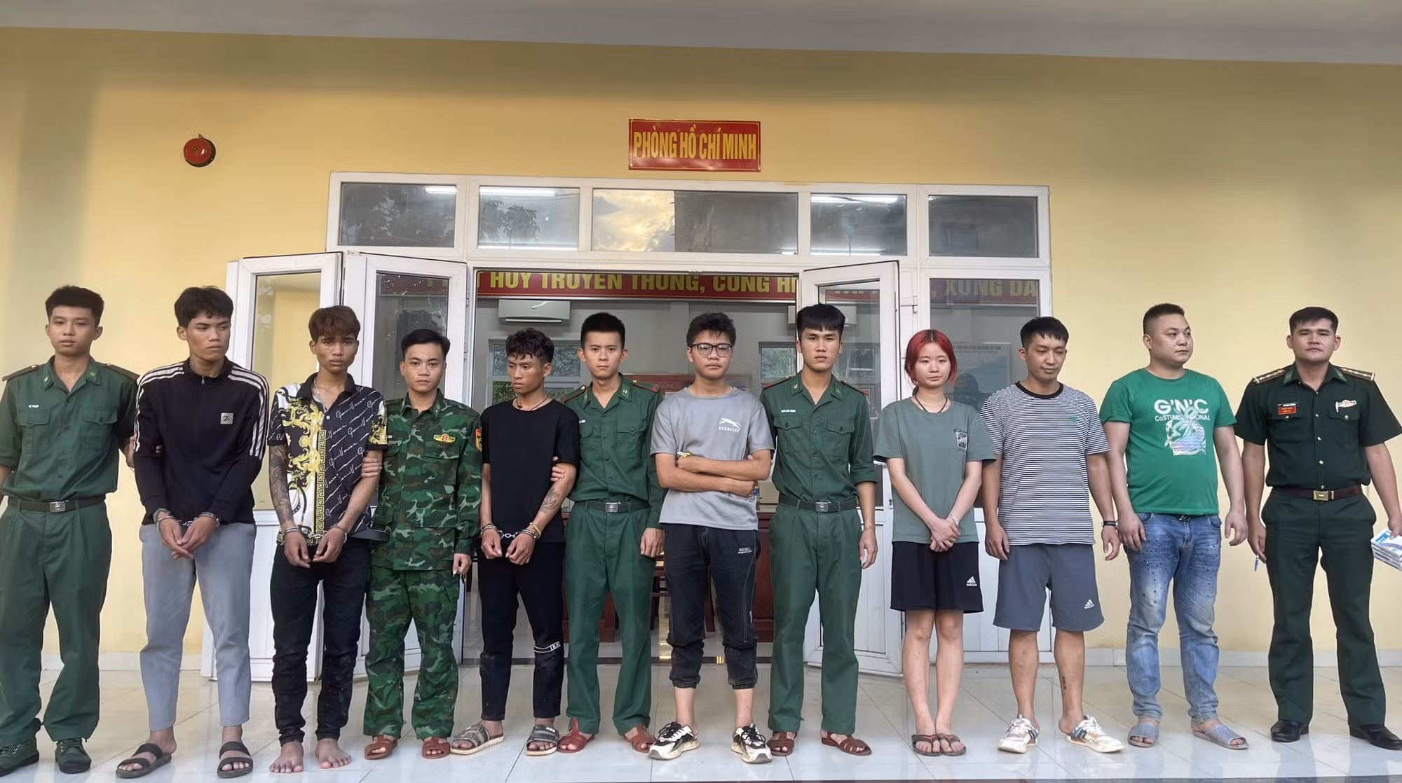 Bắt giữ 7 đối tượng xuất cảnh và tổ chức đưa người nước ngoài xuất cảnh trái phép