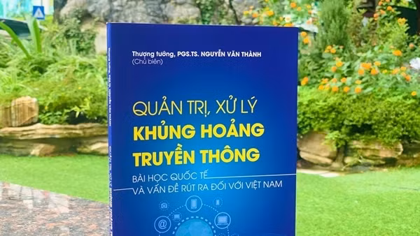 Ra mắt sách của nguyên Thứ trưởng Nguyễn Văn Thành