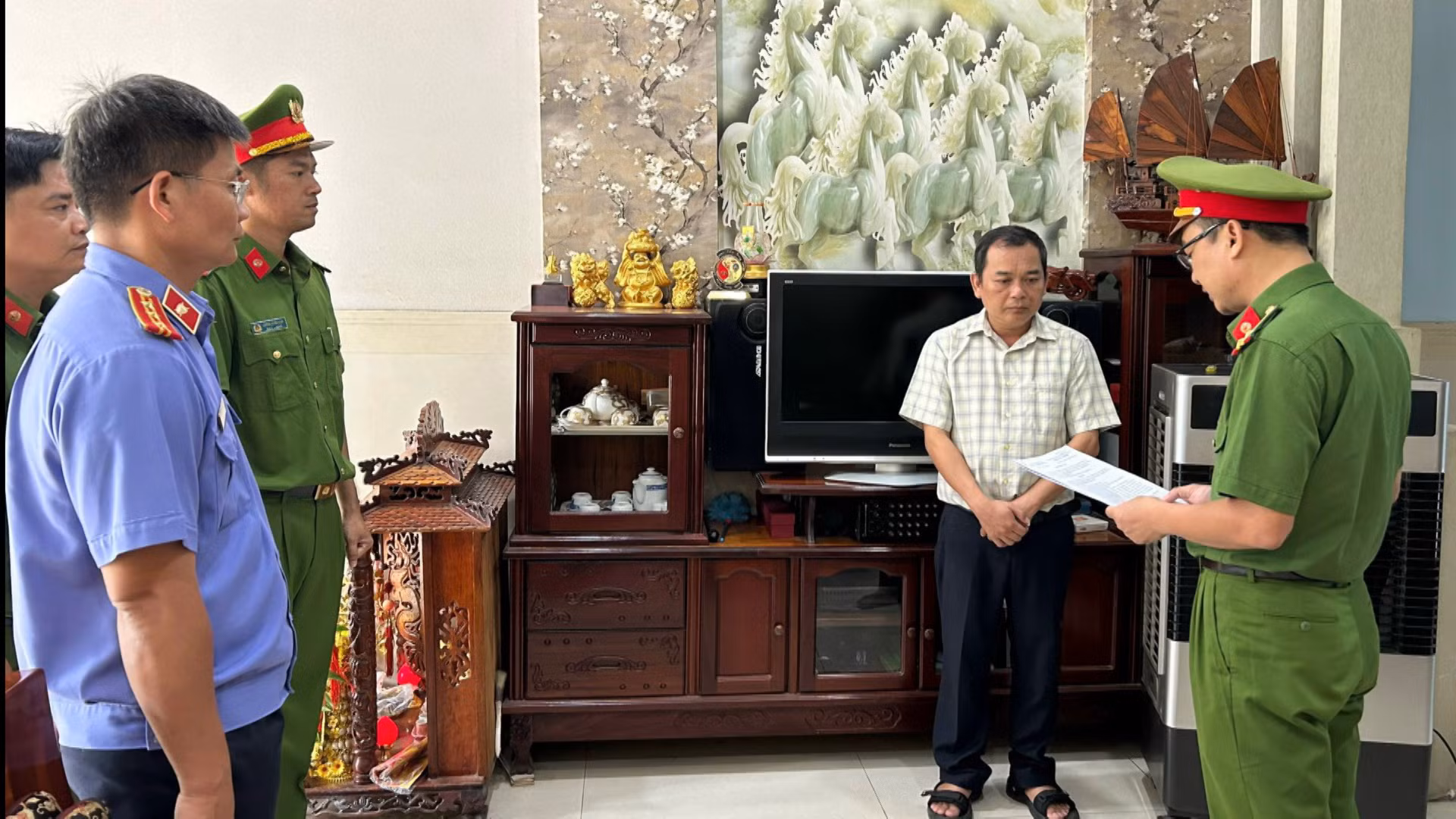 Bắt thêm 2 cán bộ liên quan đến vụ 680 căn biệt thự, nhà liền kê xây dựng trái phép -0