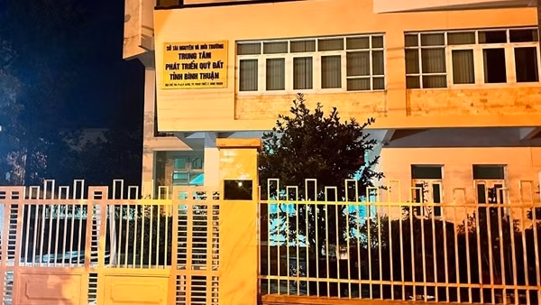Kỷ luật, cách chức Giám đốc Trung tâm Phát triển quỹ đất tỉnh Bình Thuận