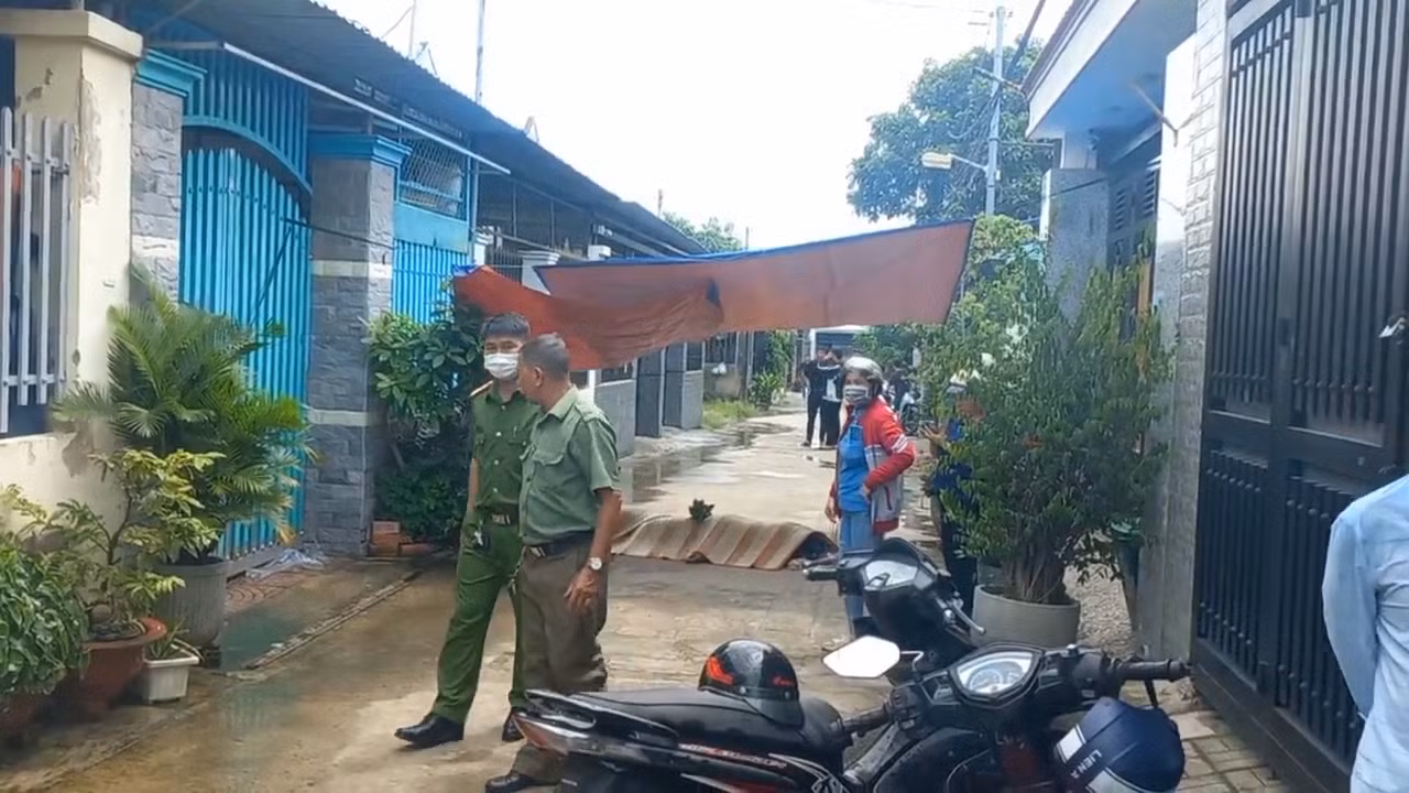 Người đàn ông tử vong bên đường sau cuộc cãi vã -0