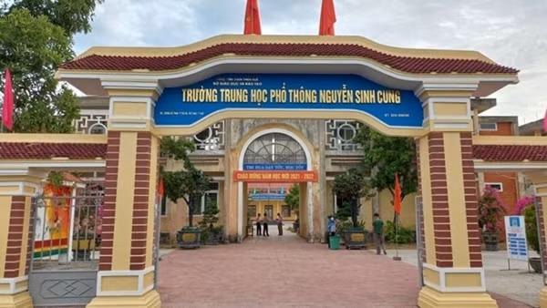 Kỷ luật Hiệu trưởng sau vụ lộ đề thi học kỳ lớp 12 ở Huế