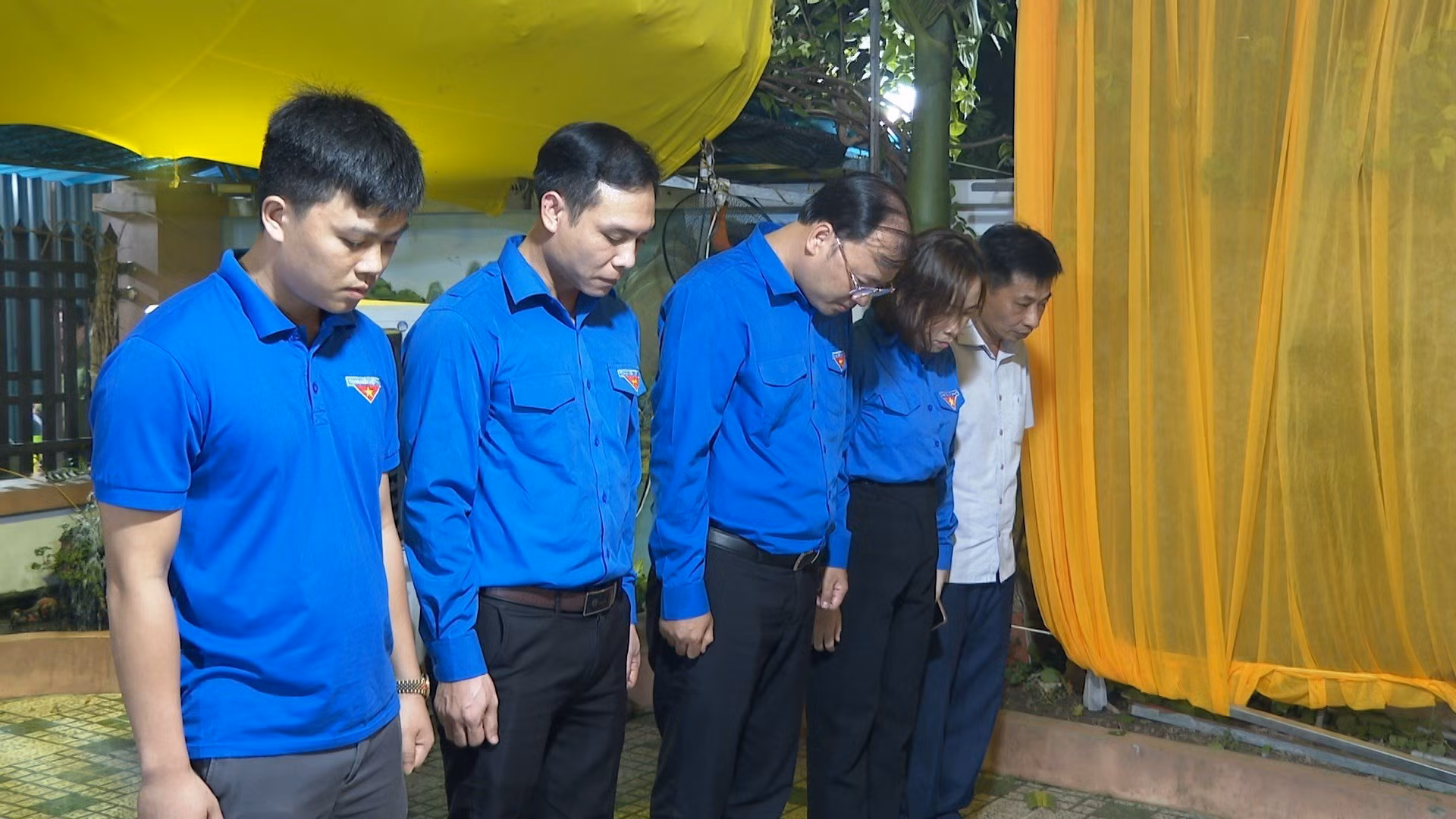Truy tặng Huy hiệu Tuổi trẻ dũng cảm cho Trung úy Đỗ Văn Tú -0