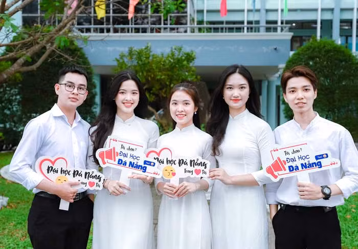 Đại học Đà Nẵng: Thế hệ sinh viên mới được&nbsp;truyền cảm hứng từ các cựu sinh viên thành đạt -0