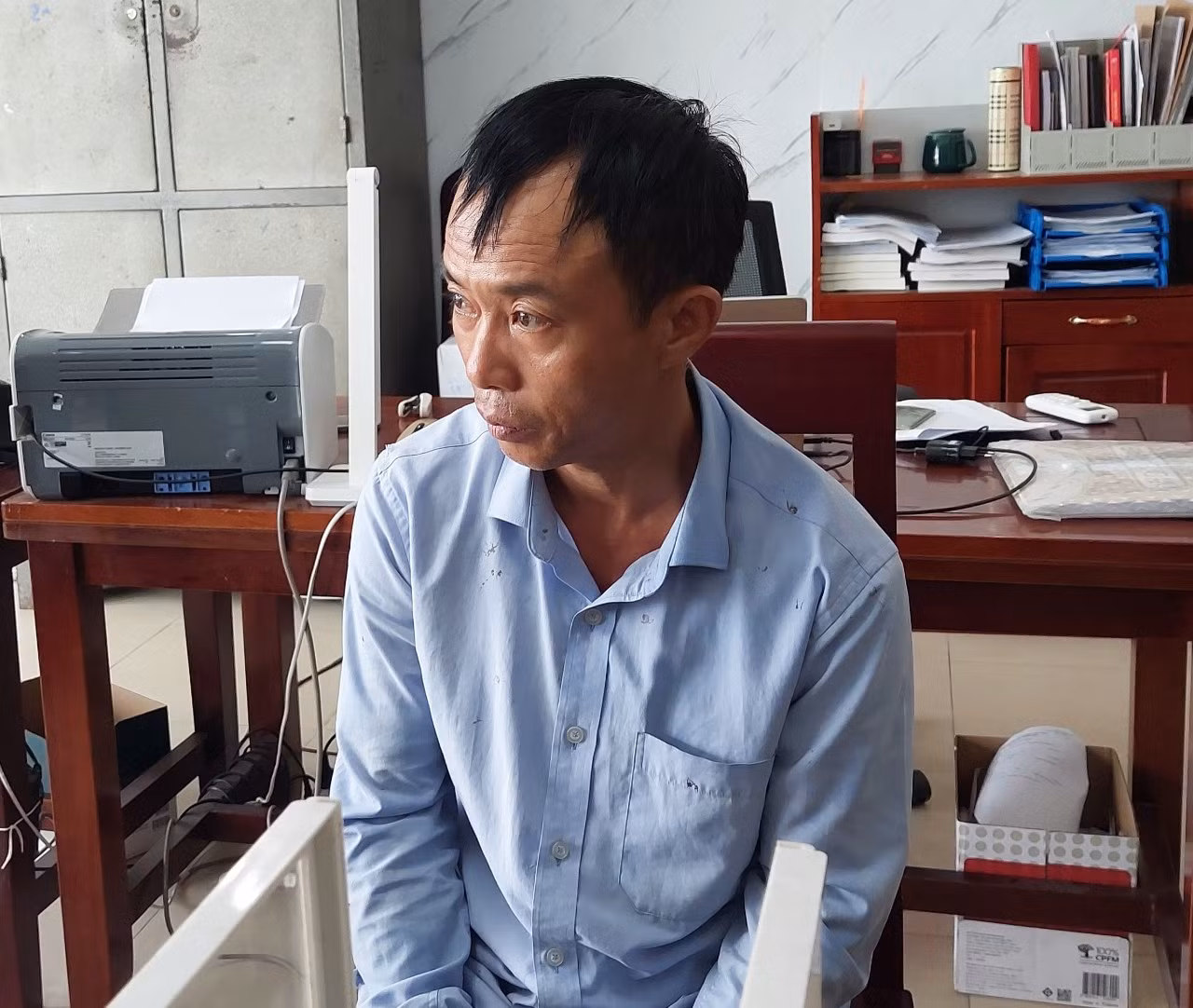 Lái xe đâm thẳng vào Cảnh sát để “bảo vệ” ” hơn 26.000 viên ma túy tổng hợp -5