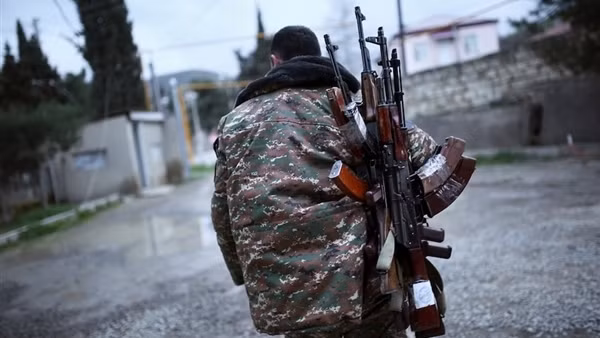Dân quân Armenia ở Nagorno-Karabakh giao nộp vũ khí