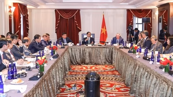 Thủ tướng toạ đàm với các chuyên gia kinh tế hàng đầu các trường đại học Hoa Kỳ
