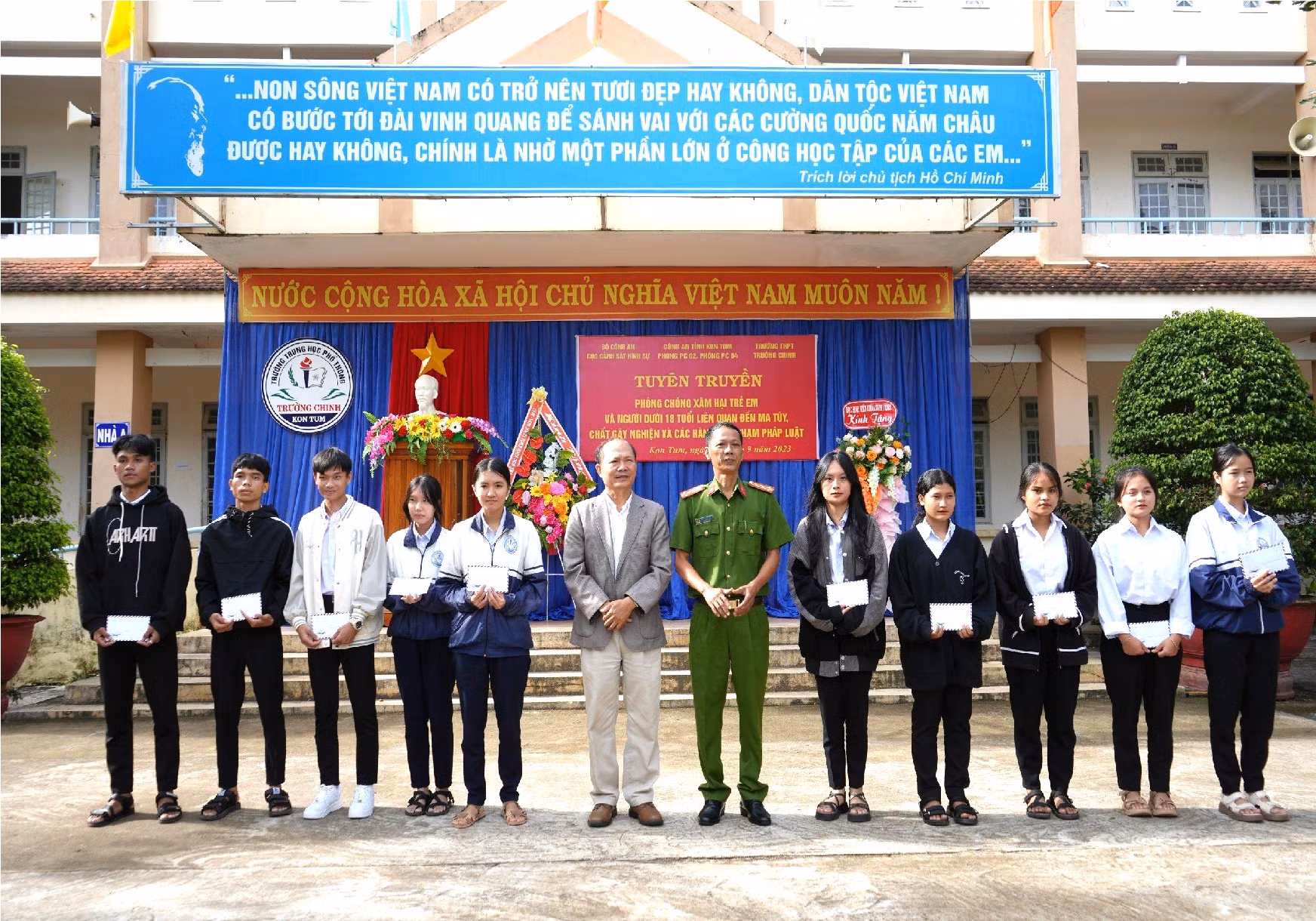 Tuyên truyền pháp luật đến học sinh trên địa bàn tỉnh Kon Tum -0