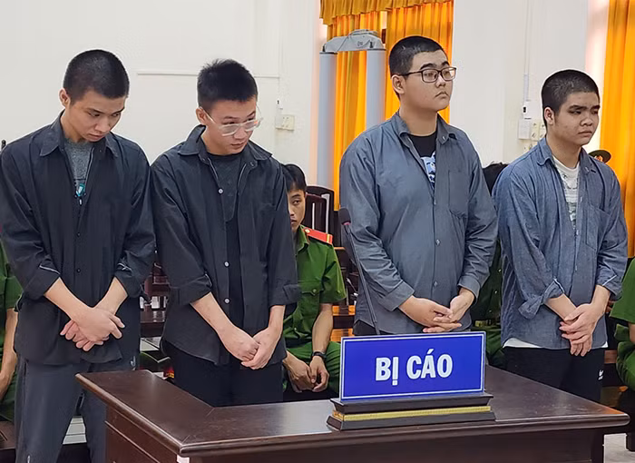 Mua súng về phòng thân 4 thanh niên ở Phú Quốc lãnh án tù -0