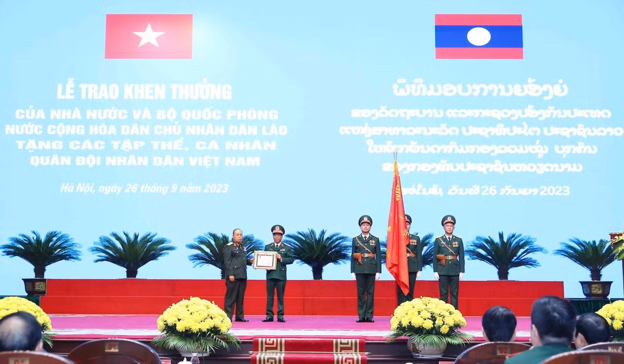 19 tập thể và 49 cá nhân của QĐND Việt Nam được Nhà nước và Bộ Quốc phòng khen thưởng -0