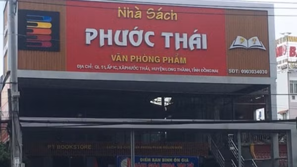 Truy bắt kẻ dùng súng khống chế nhân viên nhà sách, cướp tài sản