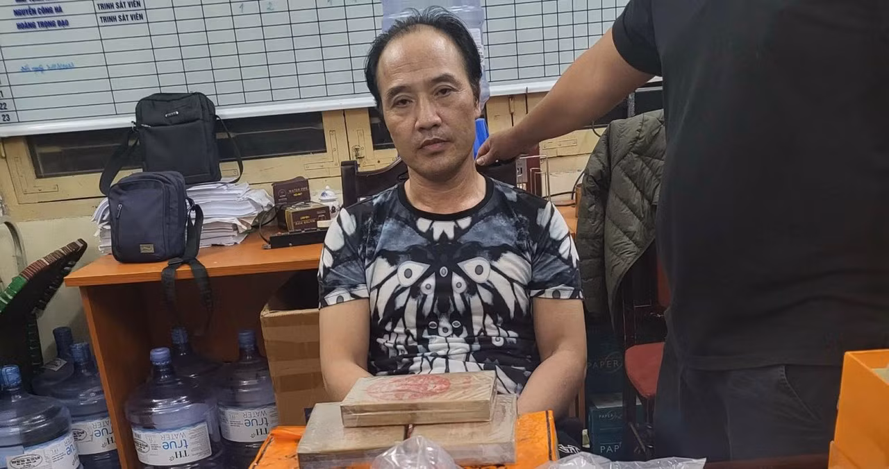 Triệt phá đường dây mua bán khoảng 5kg ma tuý các loại, trị giá khoảng 2 tỷ đồng -0