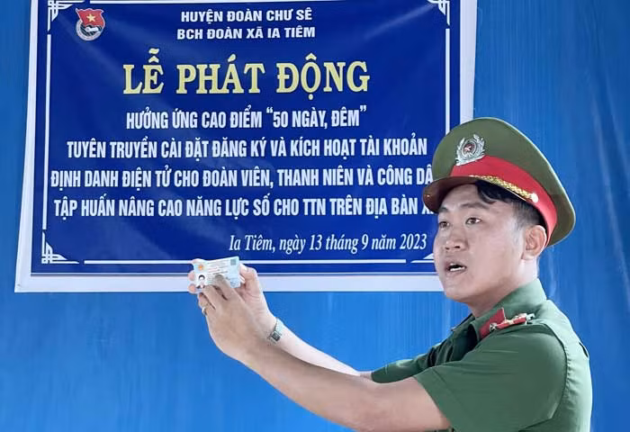Đoàn viên thanh niên tích cực tham gia kích hoạt tài khoản định danh điện tử -0