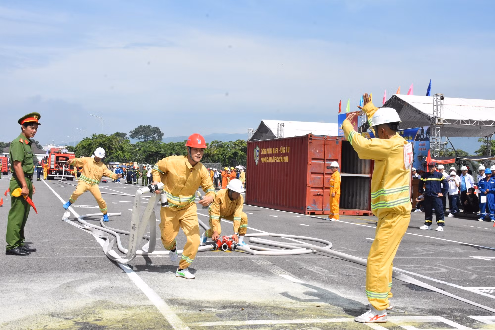 Bà Rịa-Vũng Tàu: Gần 400 vận động viên tham gia Hội thi nghiệp vụ chữa cháy và CNCH -0