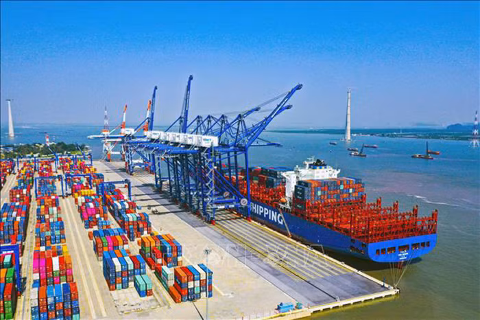 Dồn lực đầu tư cảng biển đón tàu lớn -0