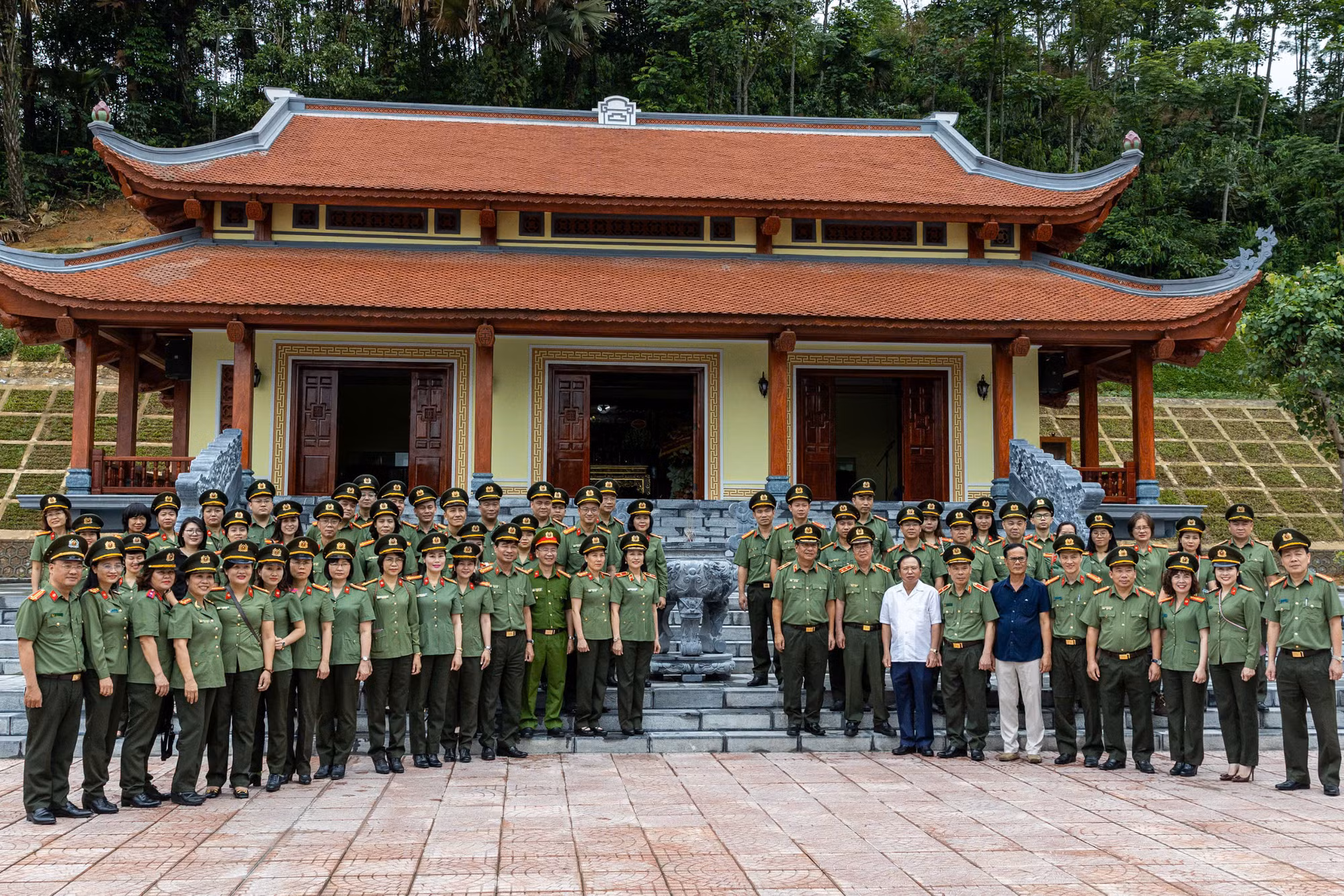 Nỗ lực hoàn thành tốt nhiệm vụ của báo chí CAND trong giai đoạn mới ảnh 3 Kỳ niệm 100 năm ngày Báo chí cách mạng (21/6/1925-21/6/2025) Về Việt Bắc thăm nơi khởi thuỷ Hội Những người viết báo Việt Nam -0