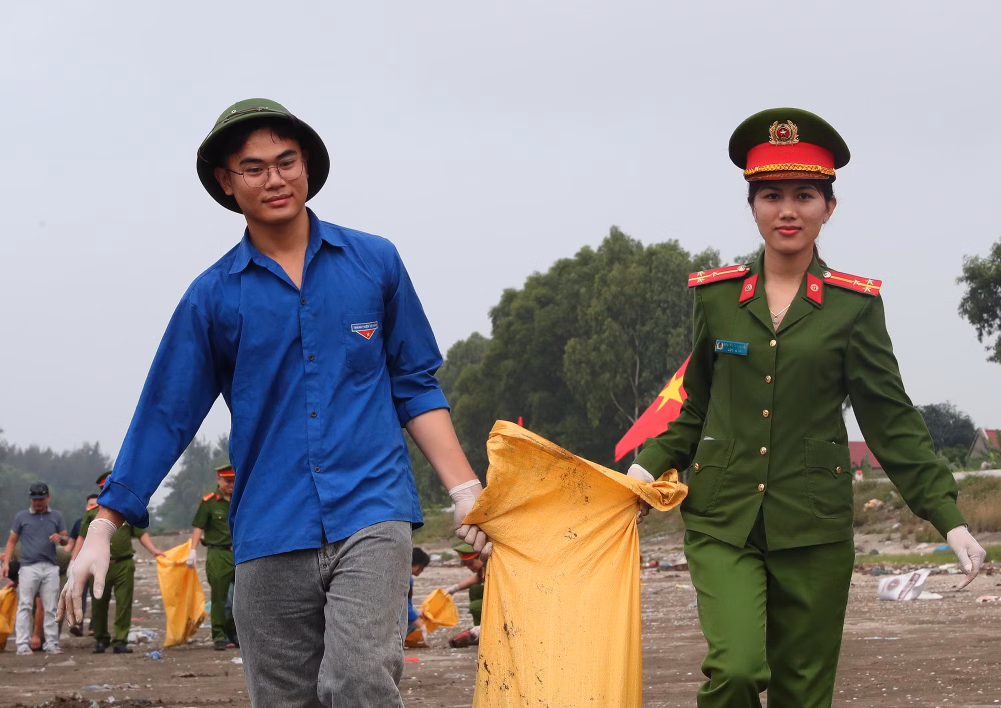 80 năm Công an nhân dân: Điểm tựa nơi miền chân sóng -0