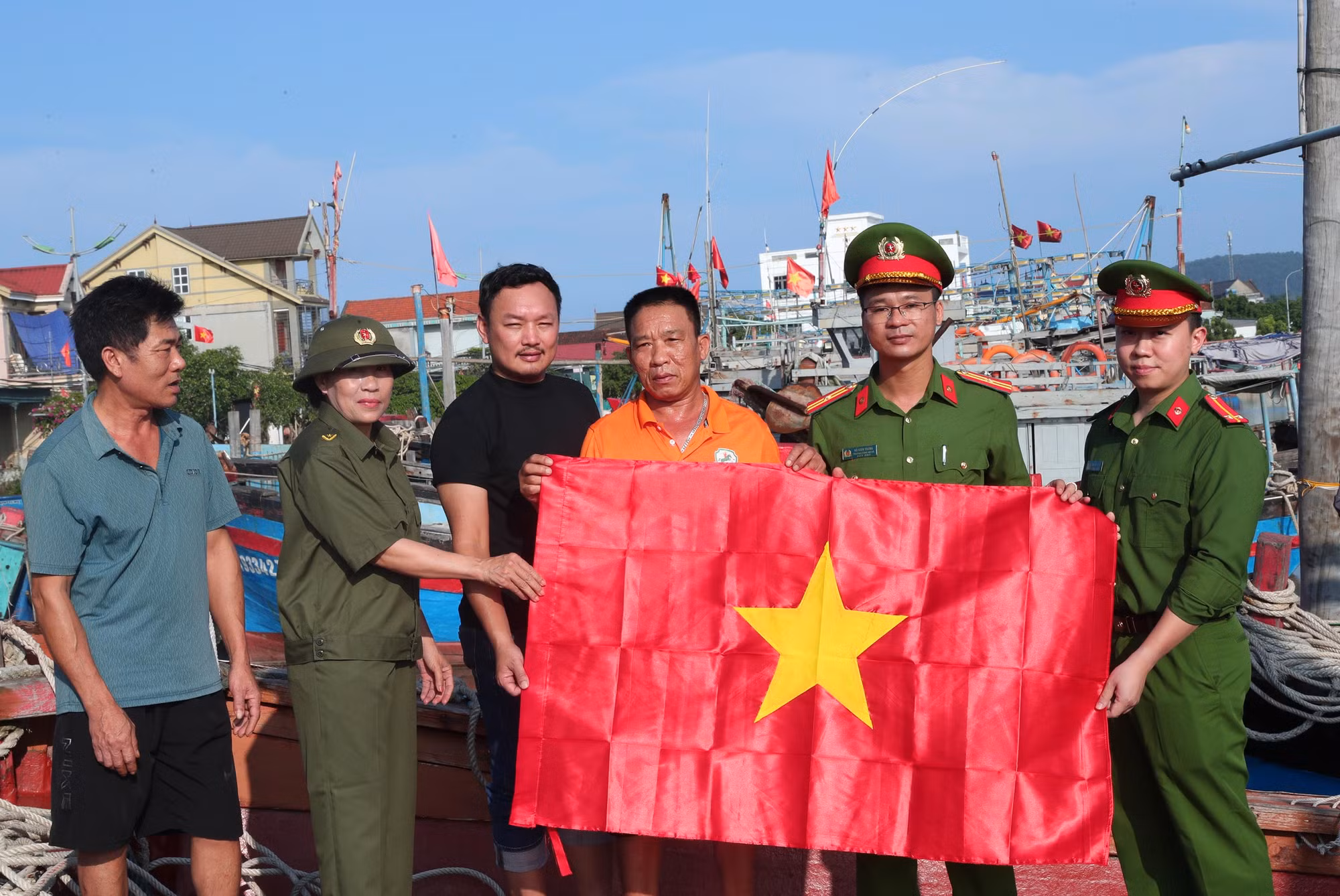 80 năm Công an nhân dân: Điểm tựa nơi miền chân sóng -1