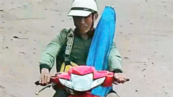 Truy bắt đối tượng dùng dao đâm bị thương 2 cán bộ Công an xã