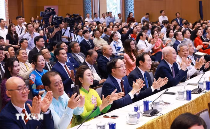 Các doanh nghiệp tham dự tọa đàm về phát triển kinh tế tư nhân. (Ảnh: Dương Giang/TTXVN)