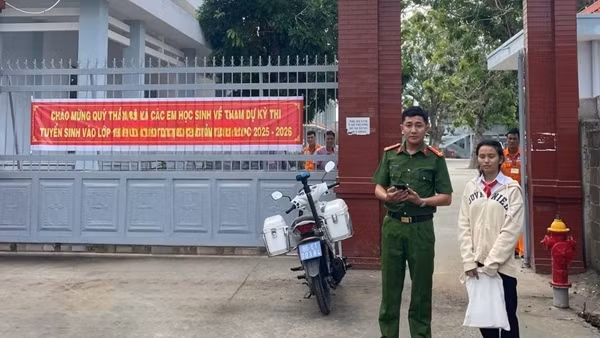 Công an xã kịp thời hỗ trợ thí sinh đi nhầm điểm thi hơn 60km