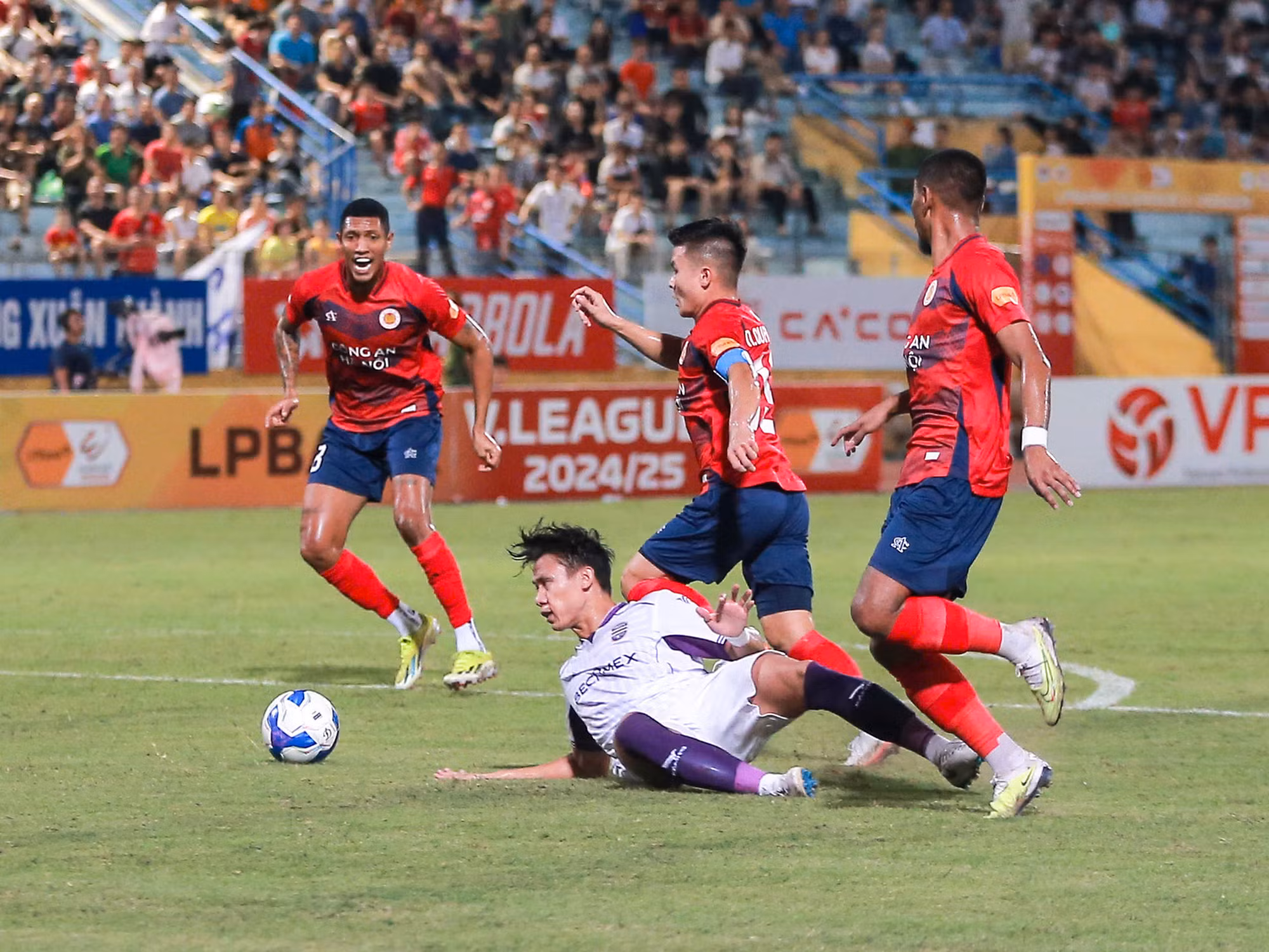 CLB Bóng đá&nbsp;Công an Hà Nội có chiến thắng đầu tiên tại V.league 2024-2025 -1
