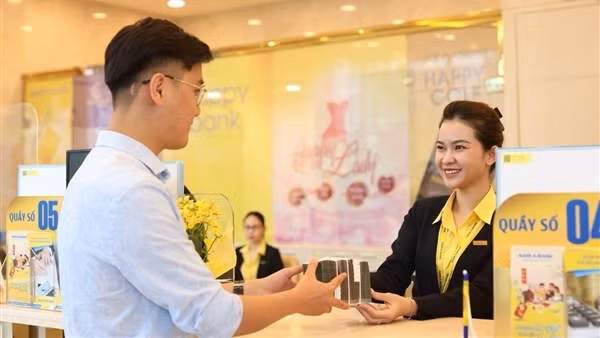 Ngân hàng giảm lãi suất, đồng hành cùng bà con vùng bão lũ ổn định cuộc sống