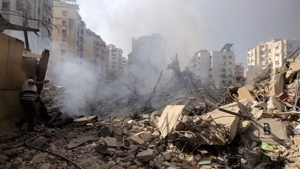 Israel không kích cùng lúc các mục tiêu Hezbollah ở Lebanon và Houthi ở Yemen