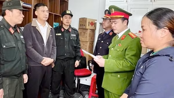 Quyết liệt đấu tranh, xử lý nghiêm hành vi&nbsp;mua bán hóa đơn, trốn thuế