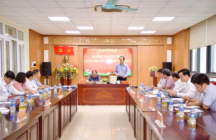 Chấm thi tốt nghiệp THPT 2025: Phải đặt quyền lợi của thí sinh lên hàng đầu -0