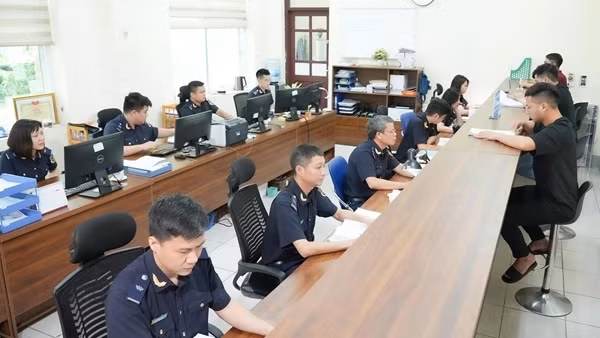 Giải quyết thủ tục cho 50.300 tờ khai hải quan trong ngày đầu hoạt động theo mô hình 2 cấp